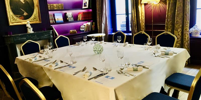 Private lounge for breakfast - Hôtel de sèze in Bordeaux