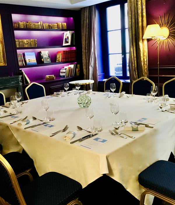Private lounge for breakfast - Hôtel de sèze in Bordeaux